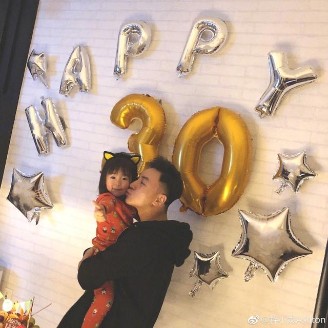 释小龙在他30岁这年终于瘦了,瘦下来就是男神啊!