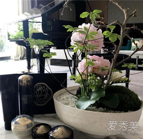 甘比晒礼物照是怎么回事 甘比晒什么礼物照 甘比晒礼物照是怎么回事 甘比晒什么礼物照