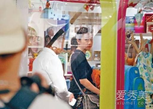 甘比晒礼物照是怎么回事 甘比晒什么礼物照 甘比晒礼物照是怎么回事 甘比晒什么礼物照