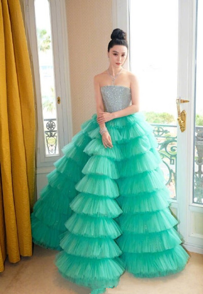 范冰冰回应造型被恶搞是怎么回事 范冰冰恶搞造型是什么样的 范冰冰回应造型被恶搞是怎么回事 范冰冰恶搞造型是什么样的