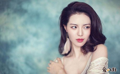 陈伟霆钟楚曦动图 两人究竟是什么关系为何会有这么大尺度的合照